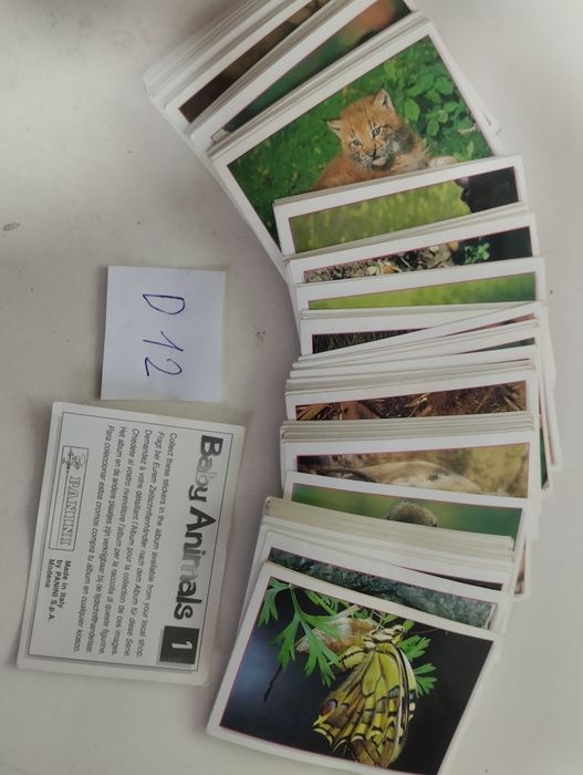 (D2) Cromos de 8 coleções