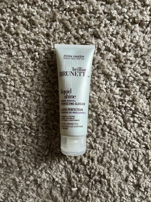 John Frieda Perfecting Glosser serum do włosów nabłyszczające