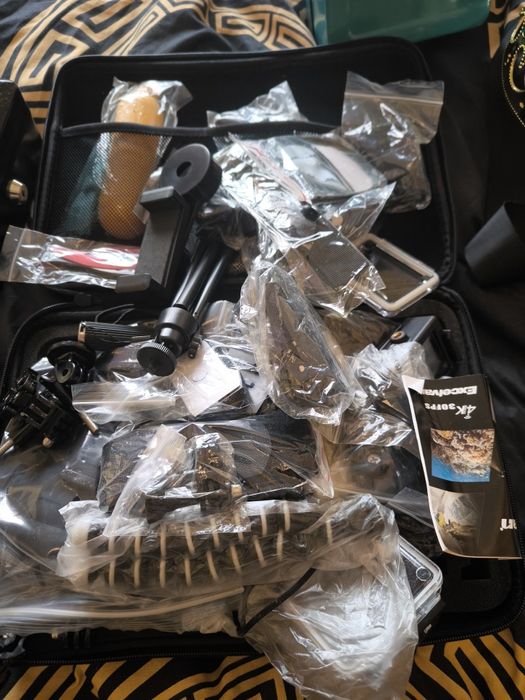 Câmara Excelvant portátil com dezenas de acessórios 4k