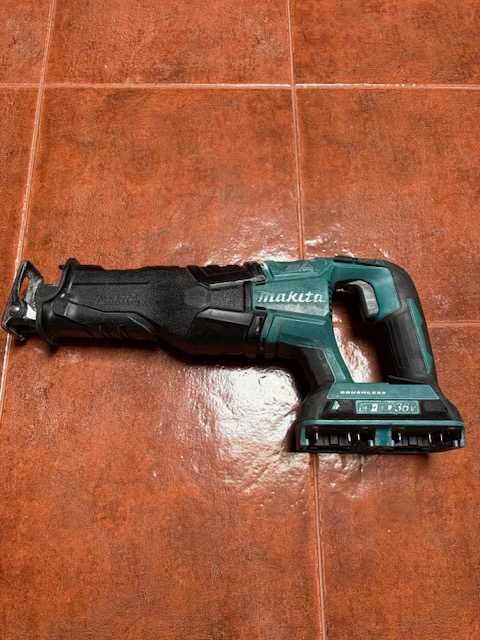 Serra de Sabre a bateria 18V x 2 Makita DJR360Z