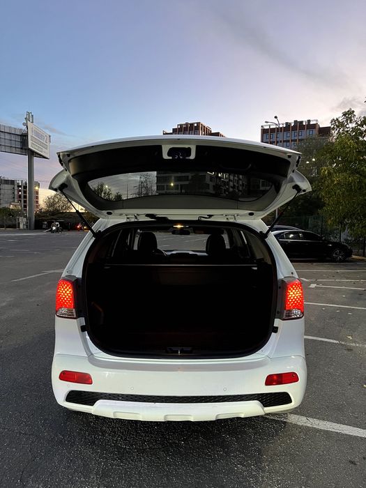 Продаж автомобіля Kia Sorento