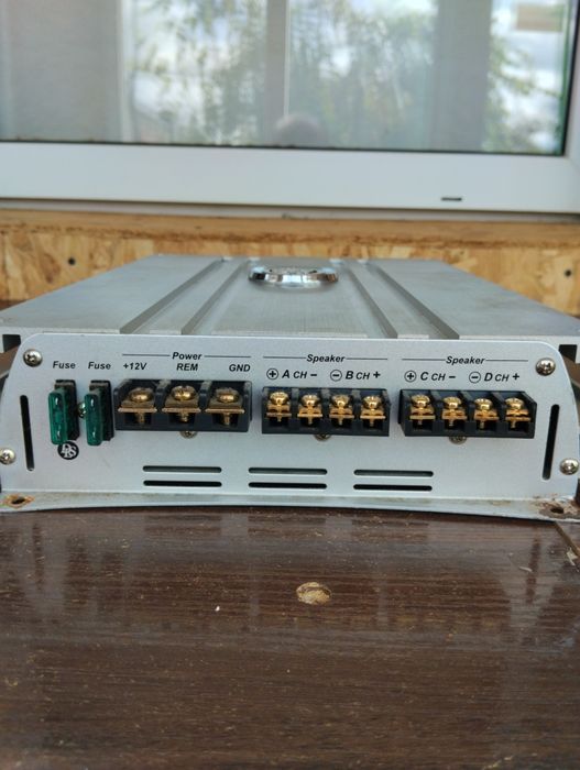 Підсилювач звуку DLS