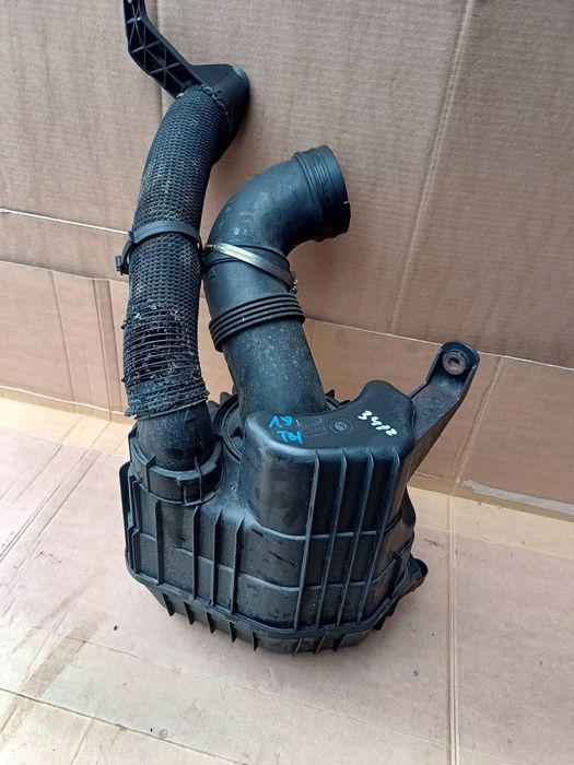 obudowa filtra powietrza alfa romeo giulietta 51807688 1.75 tbi