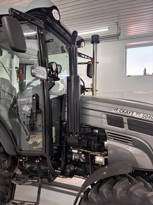 Трактор Скаут TE-504C з кондиціонером