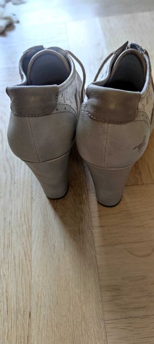 Buty jesienne haft kwiaty mustang skóra 39
