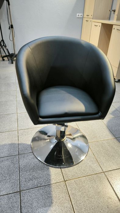 Продам кесло парикмахерское ,состояние новоекое ,новоекое новое