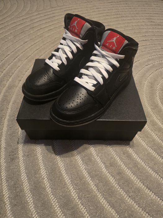Buty Nike Air Jordan 1 Mid BG (GS) • 37.5 •