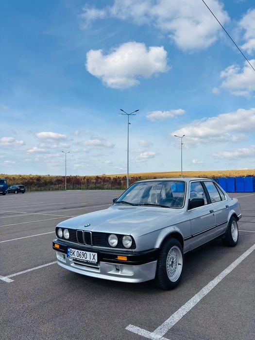 Продам або обміняю BMW E30 318.