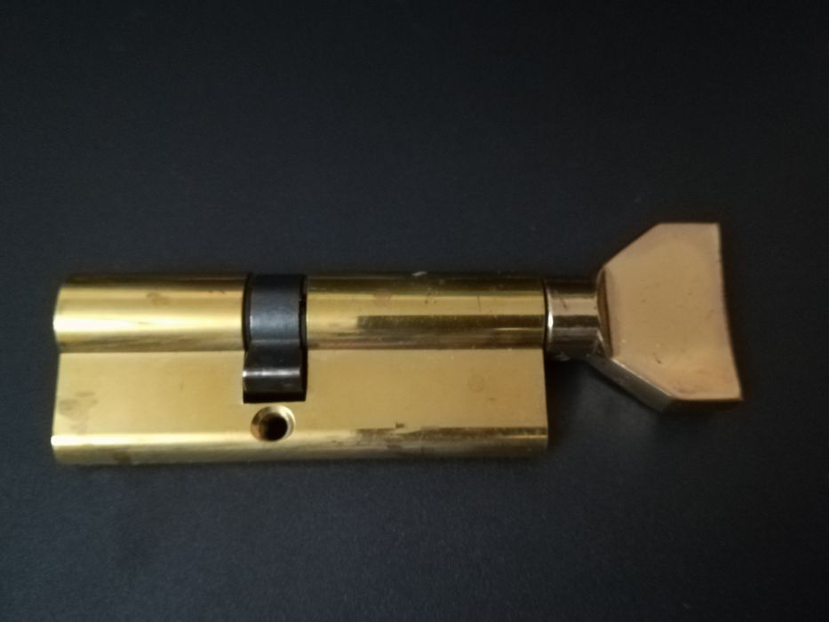 Дешево продам серцевину до замка