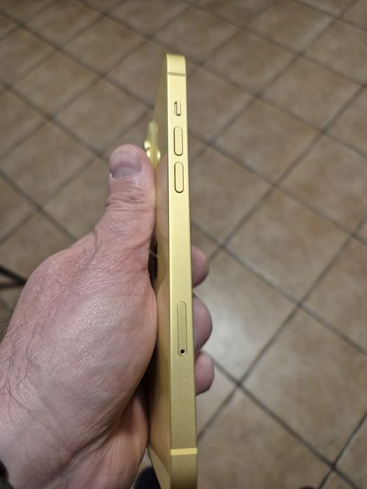 Продам свій IPhone 14 Plus на 256 Gb Neverlock.