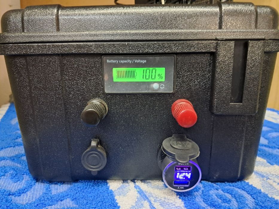 Wodoodporny 12V 200Ah  akumulator litowo jonowy .Nowy.