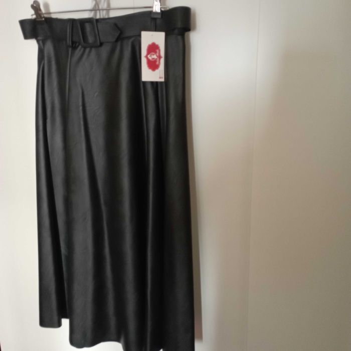 Saia Preta Comprida, Nova