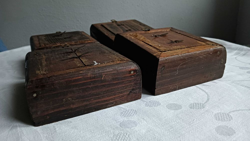 Bardzo stare ceramiczne głowy wawelskie