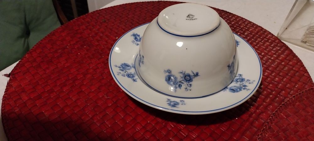 Tigela e prato para pequeno almoço da Candal