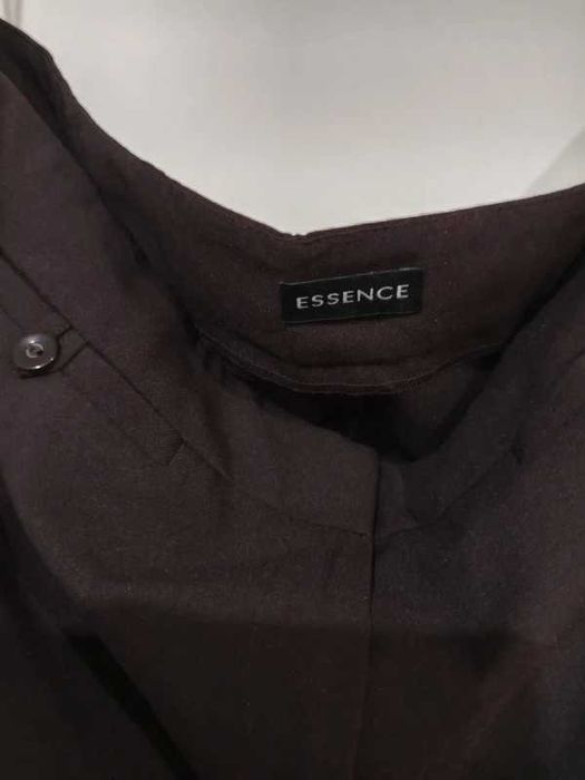 #1579 Nowe duże spodnie damskie materiałowe Essence