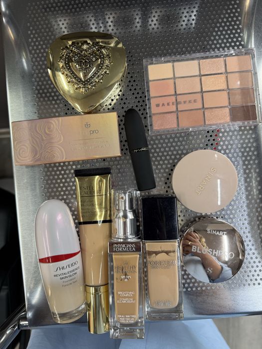 Косметика Dior, Тональний Dior, Estee lauder