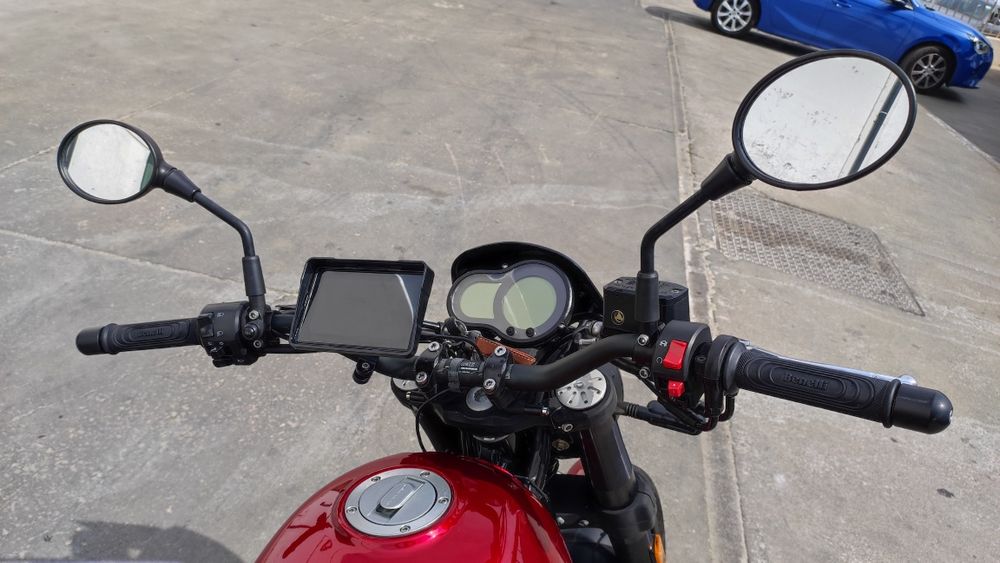 Benelli Leoncino 500 poucos kms