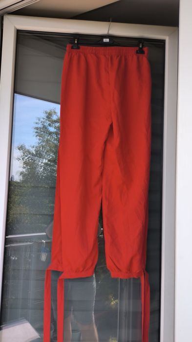 Spodnie damskie czerwone