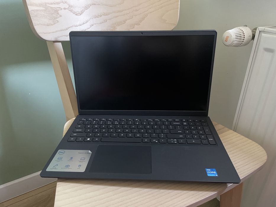 Laptop DELL Inspiron 15 3511