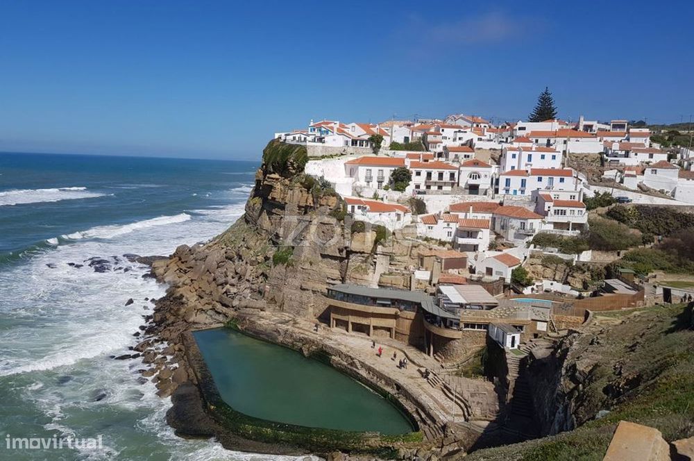 Lote de terreno isolado com 1200 m nas Azenhas do Mar, Sintra
