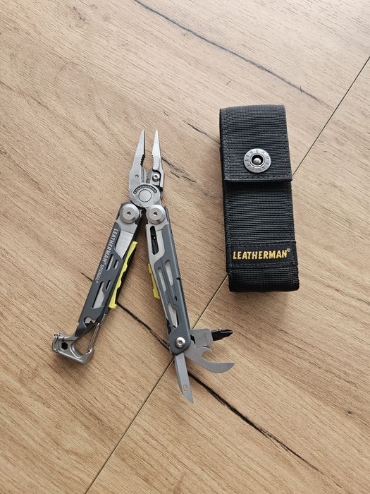 Multitool leatherman signal