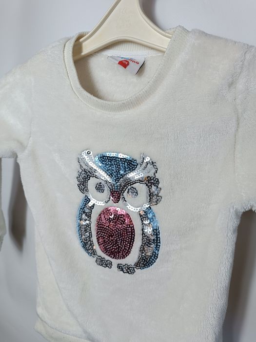 Кофточка для дівчинки ,на зріст 104см.