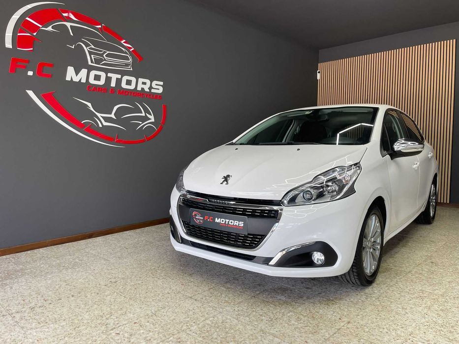 Peugeot 208 – Compacto, elegante e económico