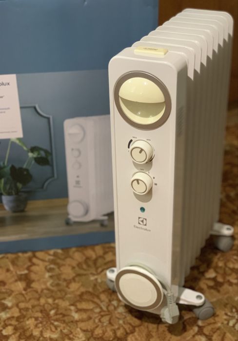 Масляний радіатор Electrolux EOH / M-6209. Обігрівач.