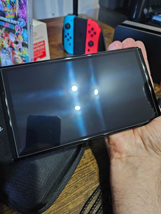 Nintendo Switch OLED Neon + nowy Mario Kart 8 Deluxe - stan niemal idealny - darmowa dostawa