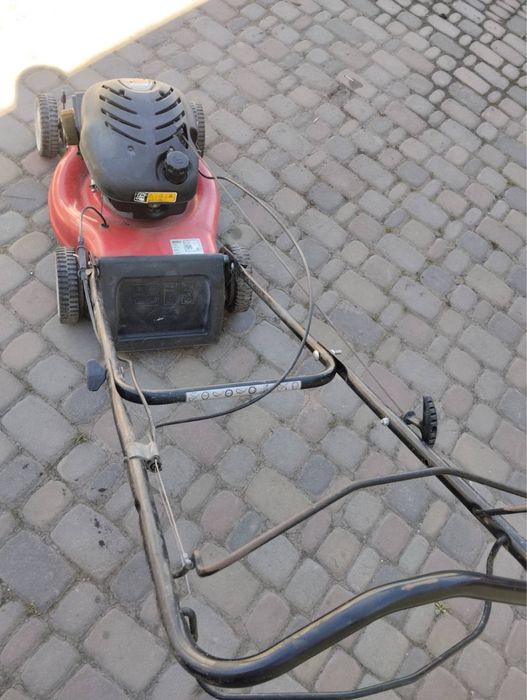 Бензинові газонокосарки Oleo-Mac (двигун Briggs & Stratton 50) і самохідна MTD 46 SPO
