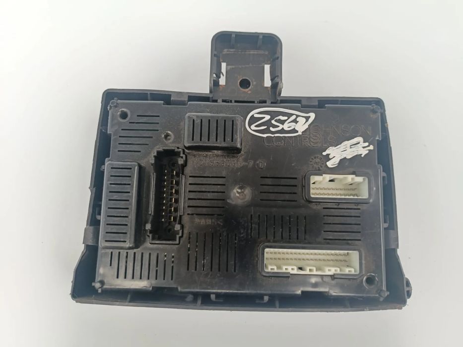 Caixa fusíveis / SAM / BSI RENAULT Clio III (BR0/1, CR0/1)