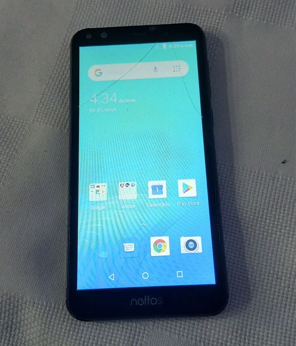 Telémovel Neffos tem Visor estalado