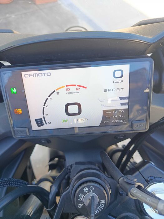 Vendo CFMOTO 650GT – 649 cc, apenas 8.000 km, como nova!