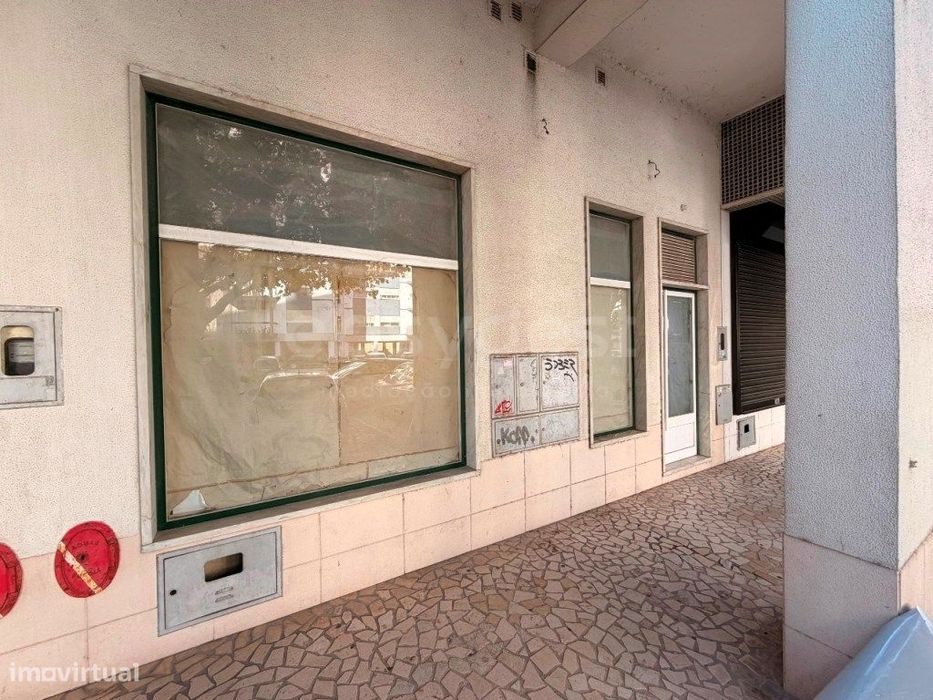 Loja em Setúbal, localizada em uma área privilegiada
