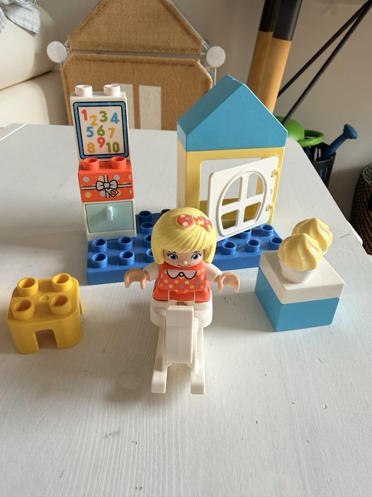 Set LEGO Duplo com temática de escola