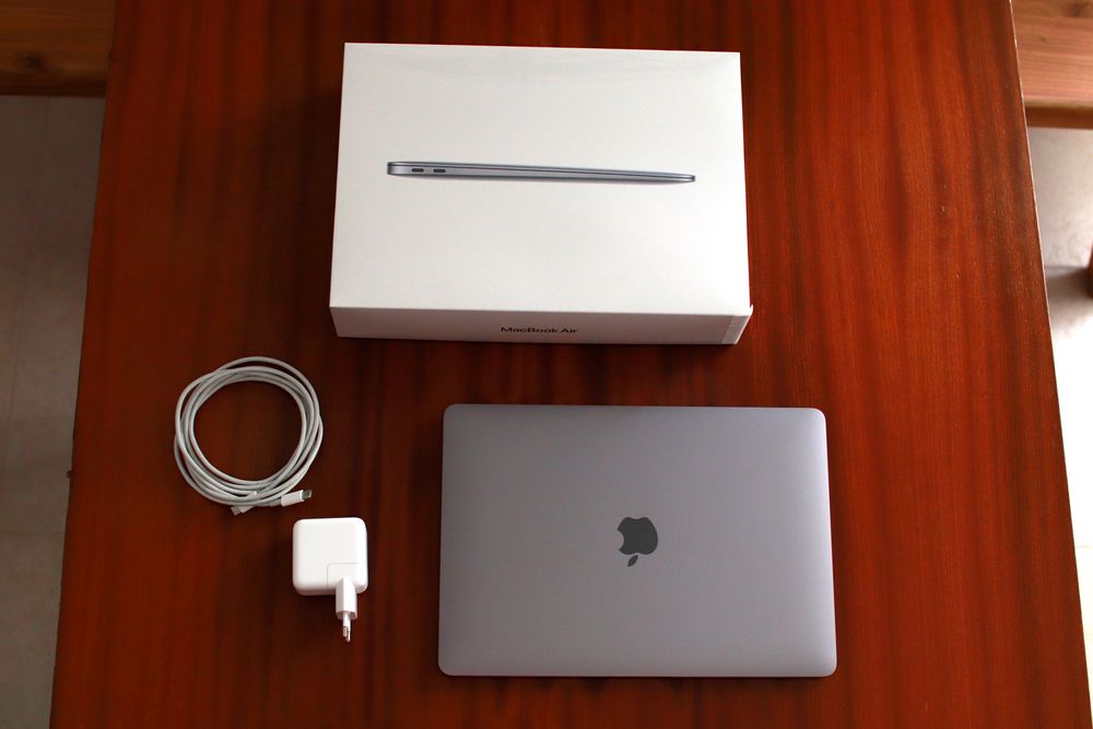 MacBook Air M1 — 16GB RAM | 256GB SSD | Como Novo | Caixa Original | Acessórios