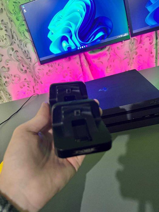 PS4 Pro 1TB + DualShock 4 + зарядна станція + Red Dead Redemption 2