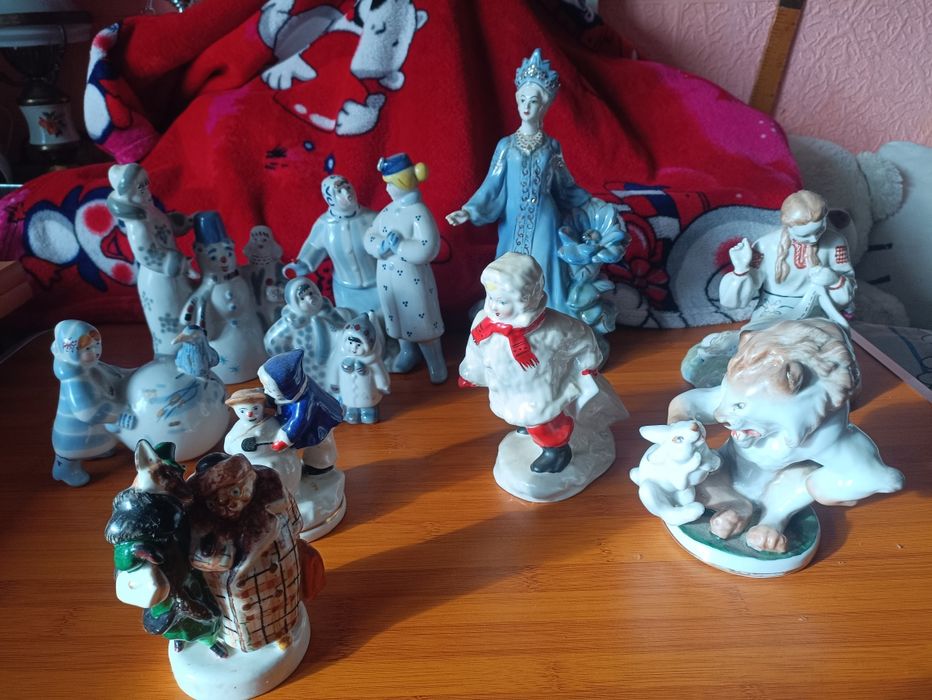 Статуэтки одним лотом