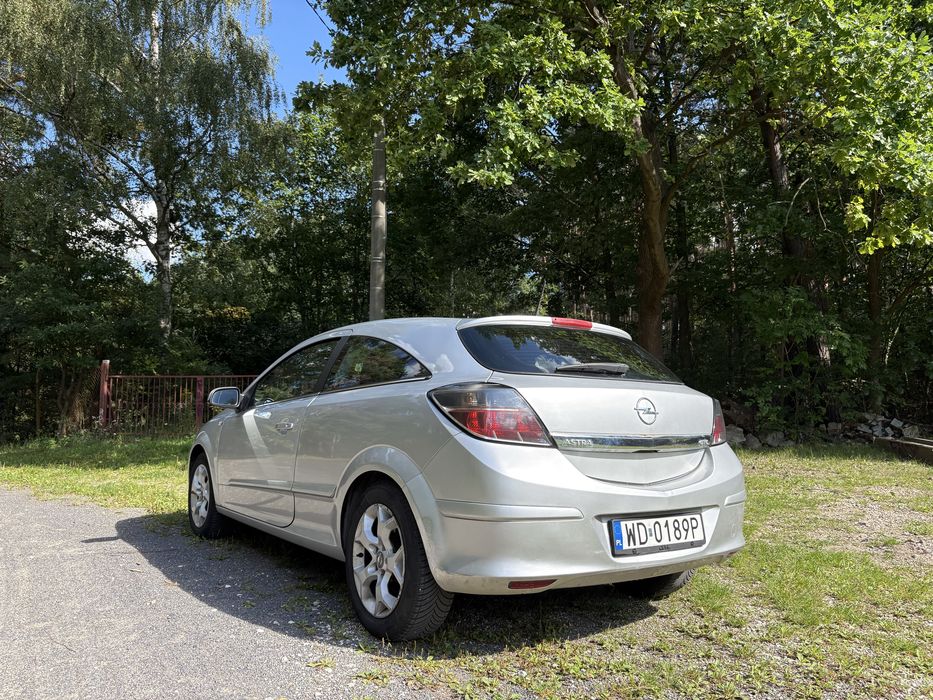 Opel Astra H GTC 1.4
