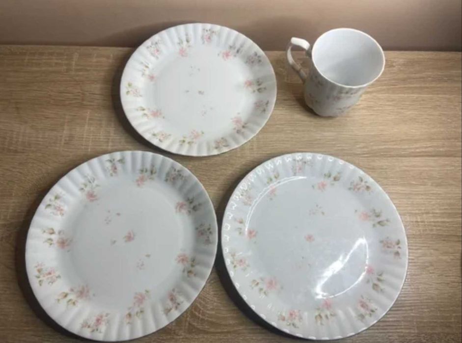 Chodzież zestaw w kwiaty - trzy talerze i kubek