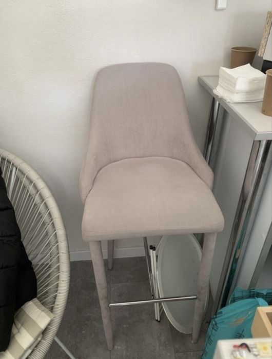 Продам барний стілець в хорошому стані