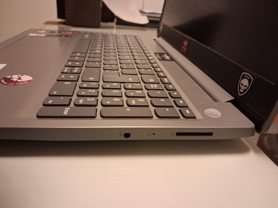 Lenovo Ideapad 3 15ADA05 como novo.