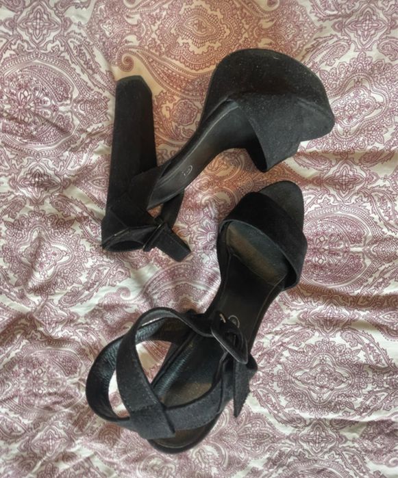 Tacoes pretos ajustaveis