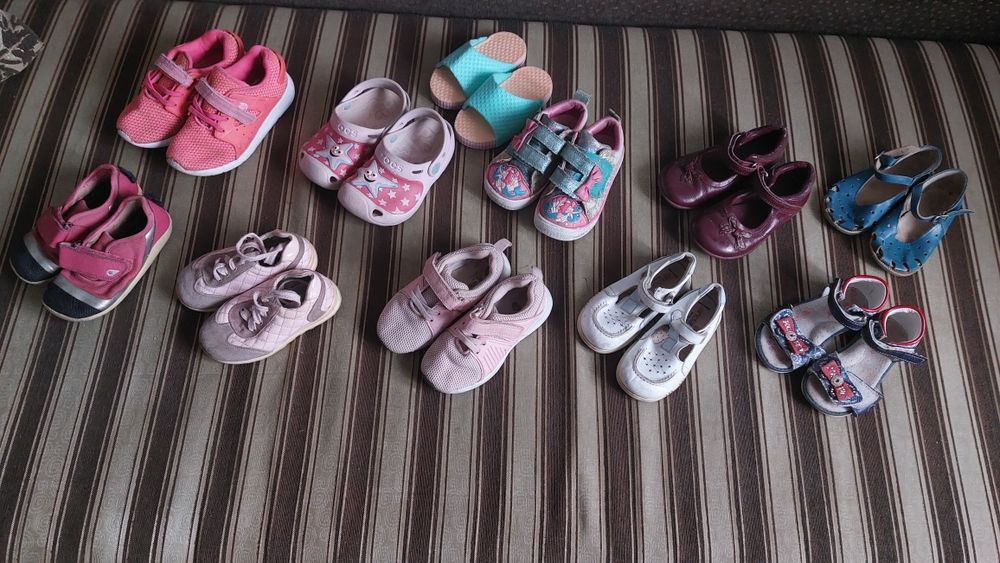 Отдам детскую одежду (р.90-98) и обувь р.23 -24