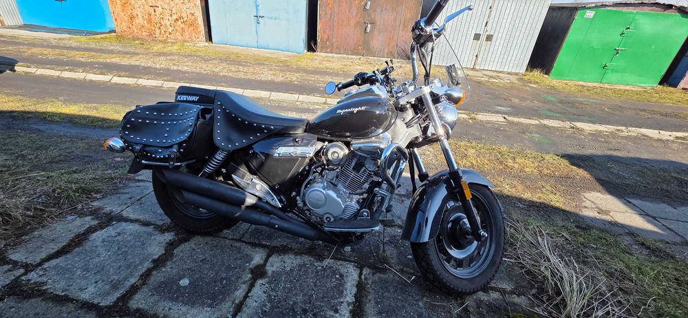 Motocykl Keeway Superlight 125