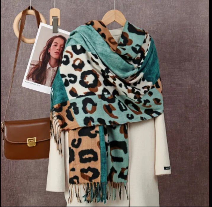 Шарф з леопардовим принтом