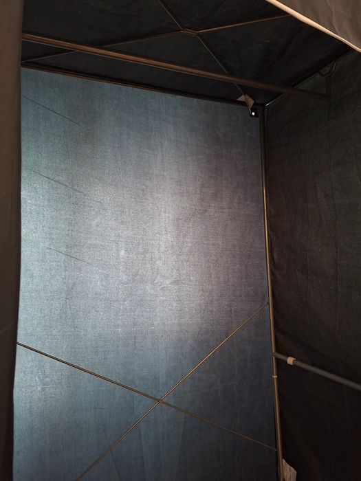 Guarda fatos desmontável