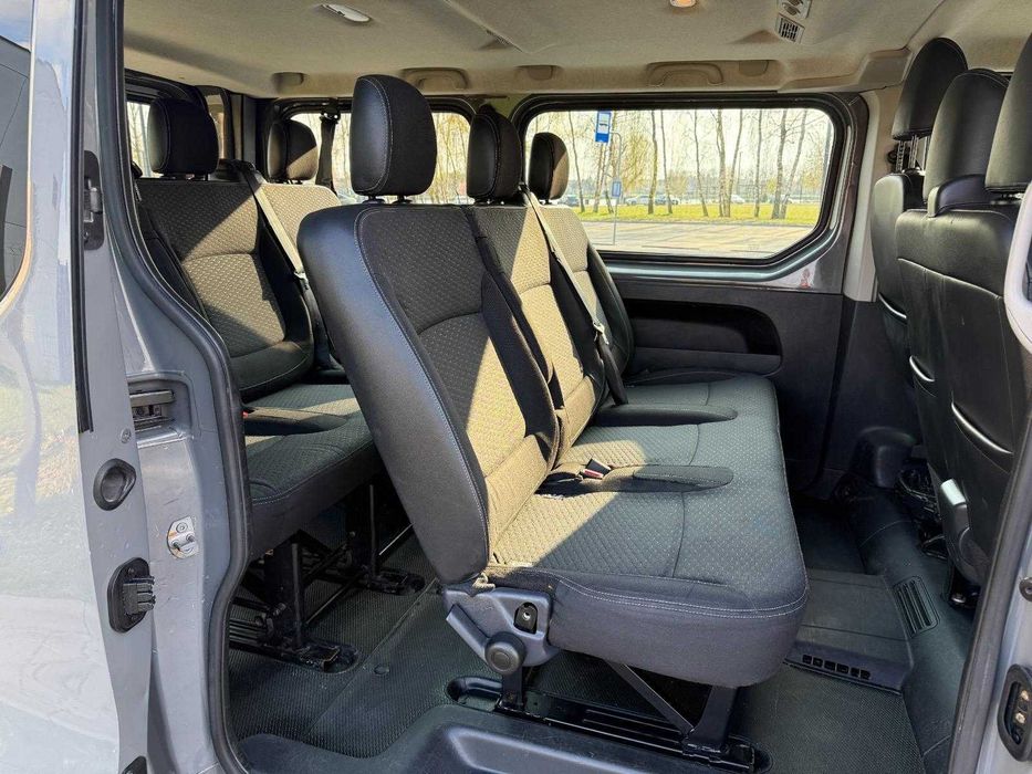 Wynajem busa 9-osobowego Opel Vivaro wypożyczalnia samochodów klima wolne terminy na SIERPIEŃ