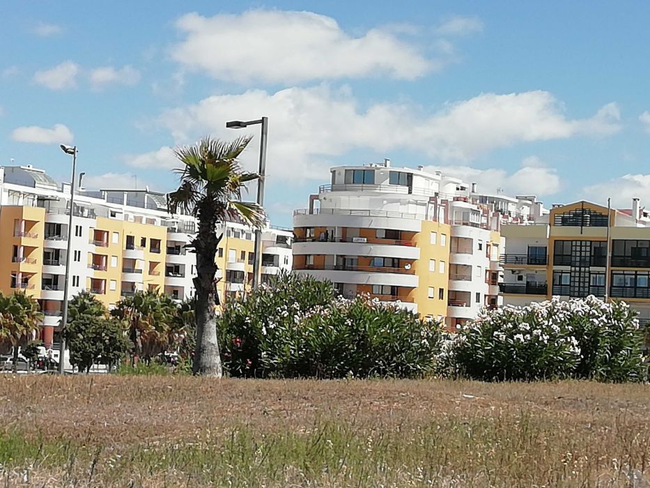 Arrendamento T2 Frente à Praia C.CAPARICA