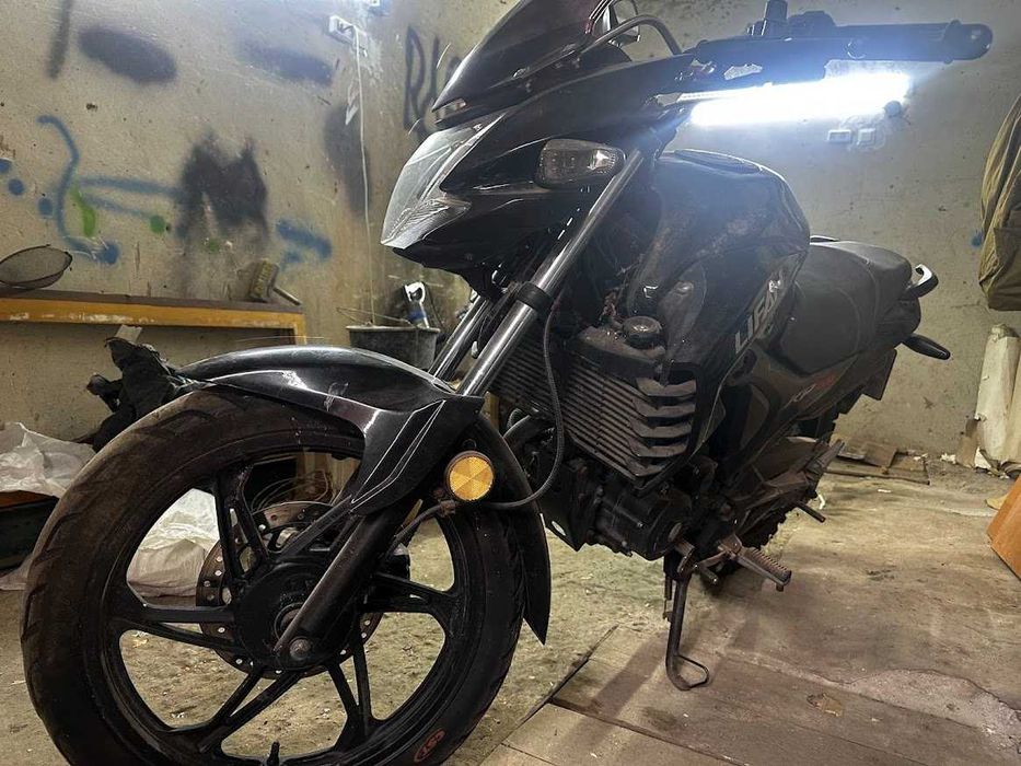 мотоцикл Lifan KP200